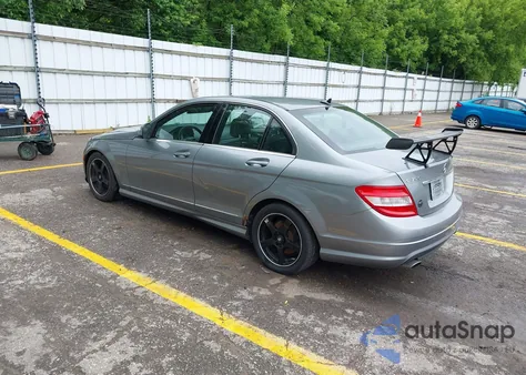 2008 Mercedes-Benz C 300 Luxury 4Matic/Sport 4Matic из США, поврежденный, VIN WDDGF81X68F108385